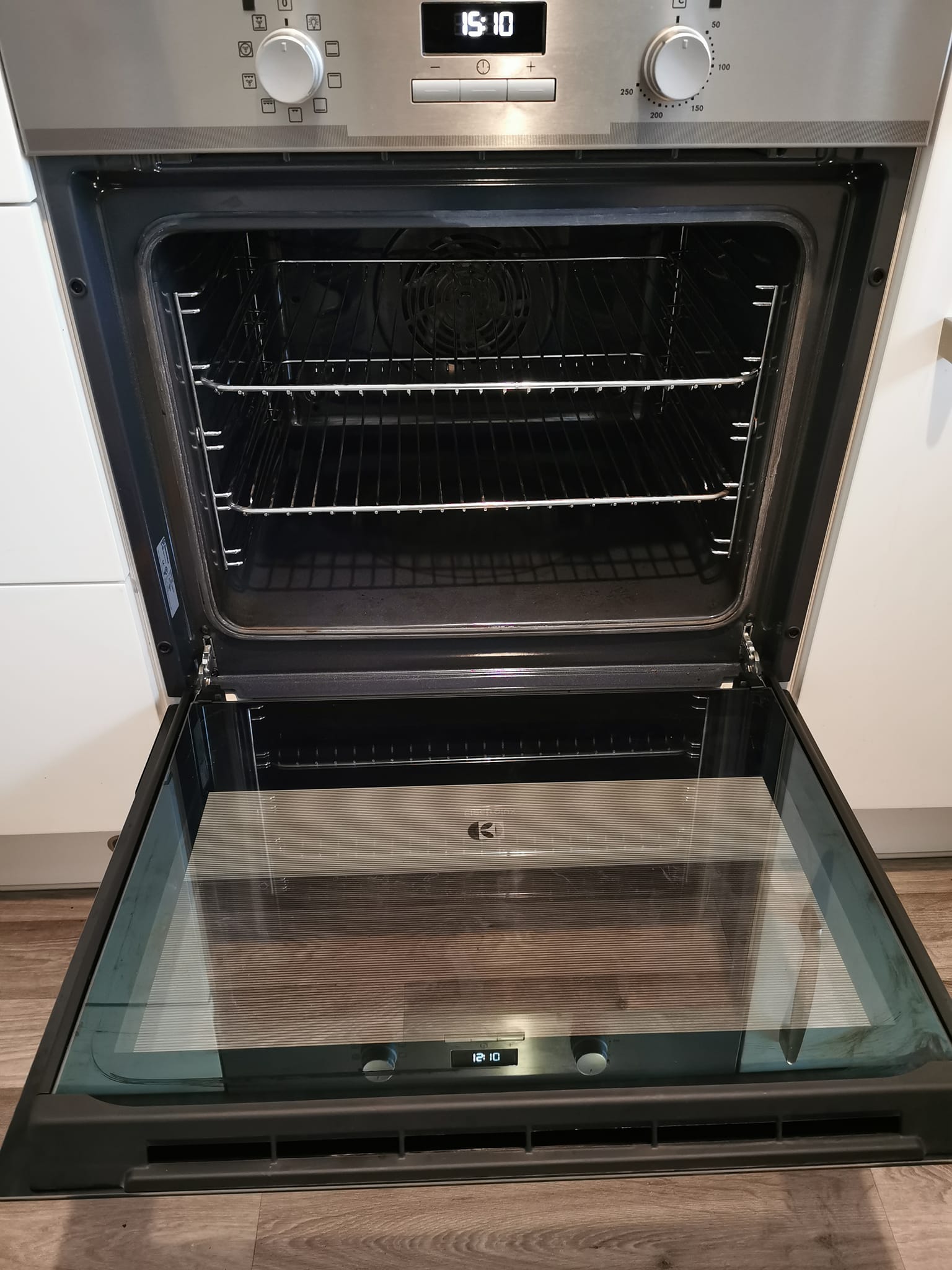 Clean oven