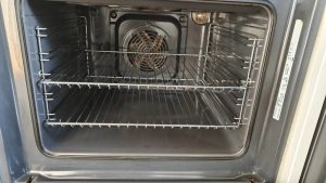 Clean oven